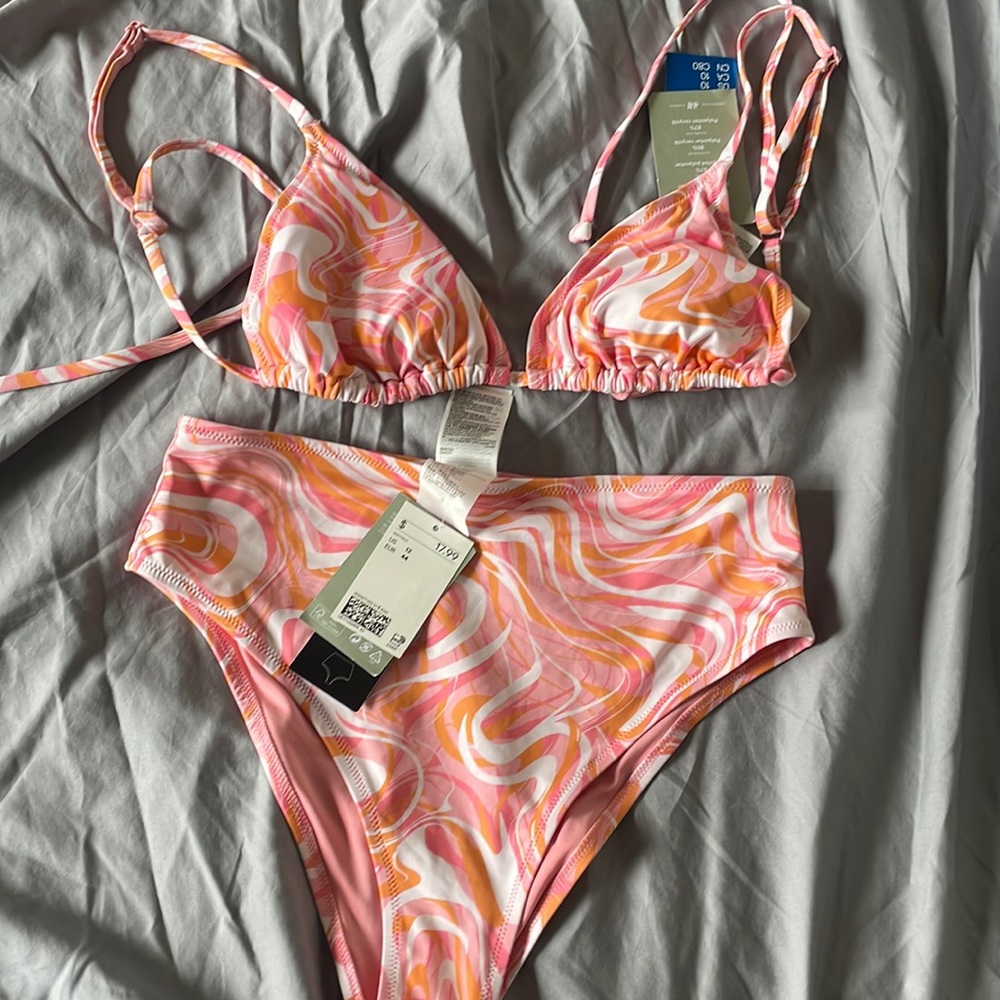 hm swim never worn - top size 10, bottoms 12